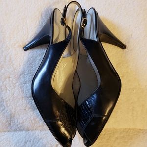 Bruno Magli Sz 8 Black Leather Pumps